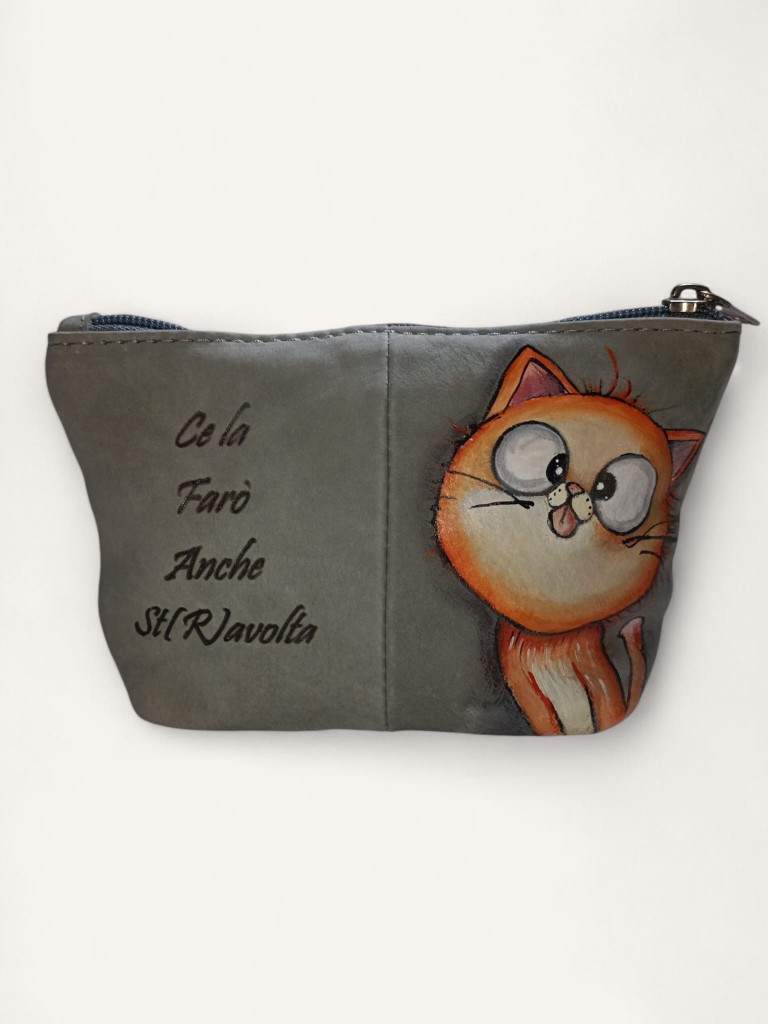 Pochette in pelle dipinta a mano con scritta ironica Ce la farò anche stravolta - LisArt